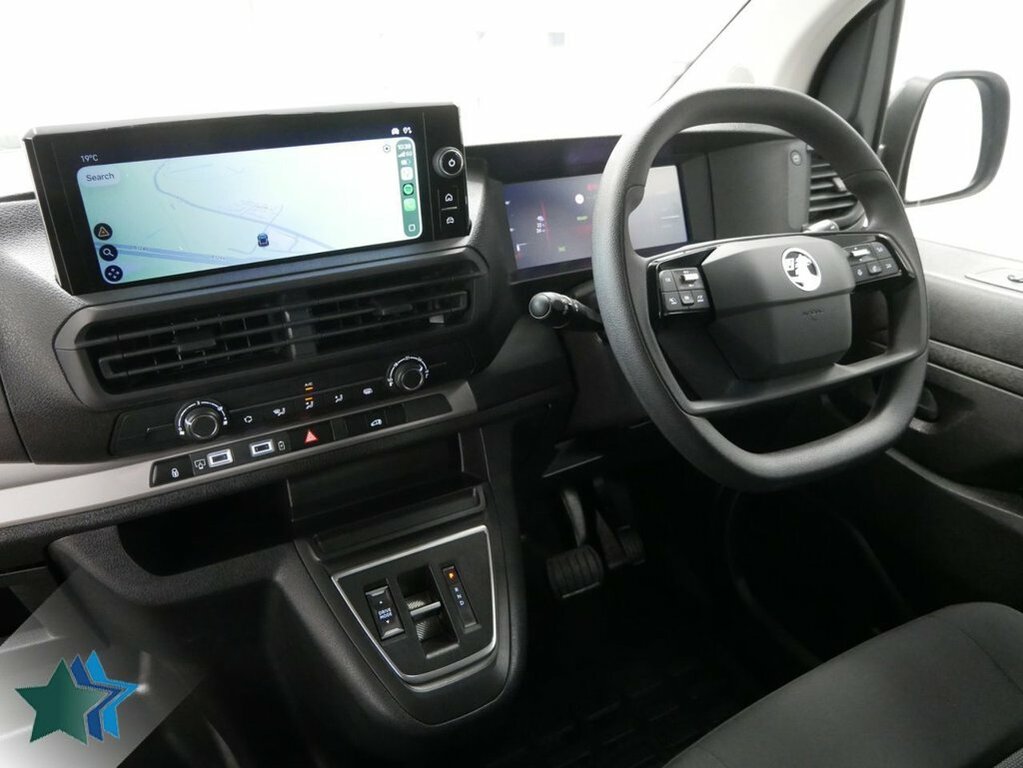 Vauxhall Vivaro Mpv White #3