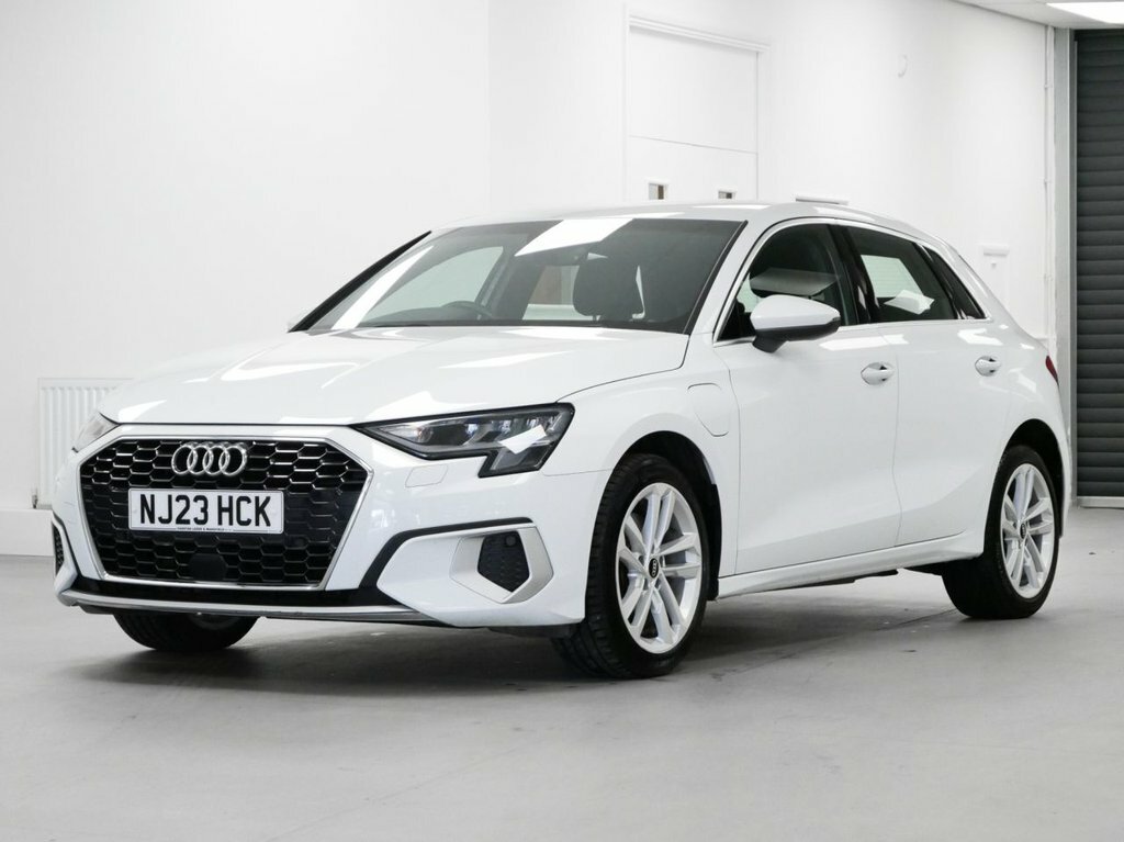 Audi A3 1.4L Tfsie 40 Sport Sportback Plug-in H White