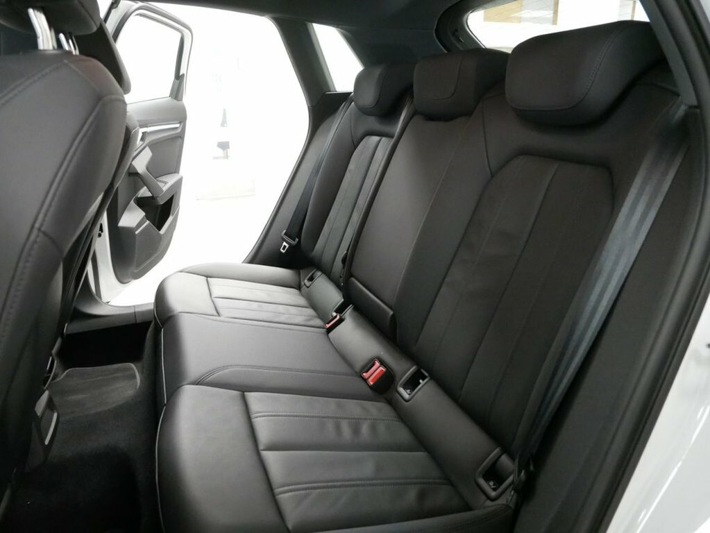 Audi A3 1.4L Tfsie 40 Sport Sportback Plug-in H White #5