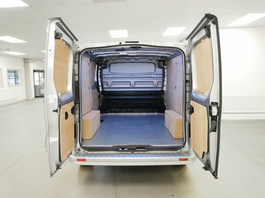 Nissan Primastar 2L 2.0 Dci 30 Tekna Panel Van L1 Grey #3