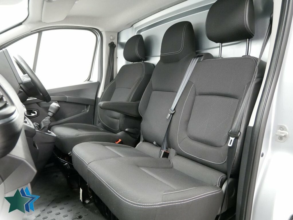 Nissan Primastar 2L 2.0 Dci 30 Tekna Panel Van L1 Grey #5