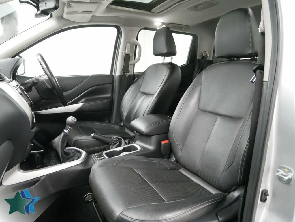 Nissan Navara 2.3L Dci Off-roader At32 Pickup Double Cab Die Silver #5