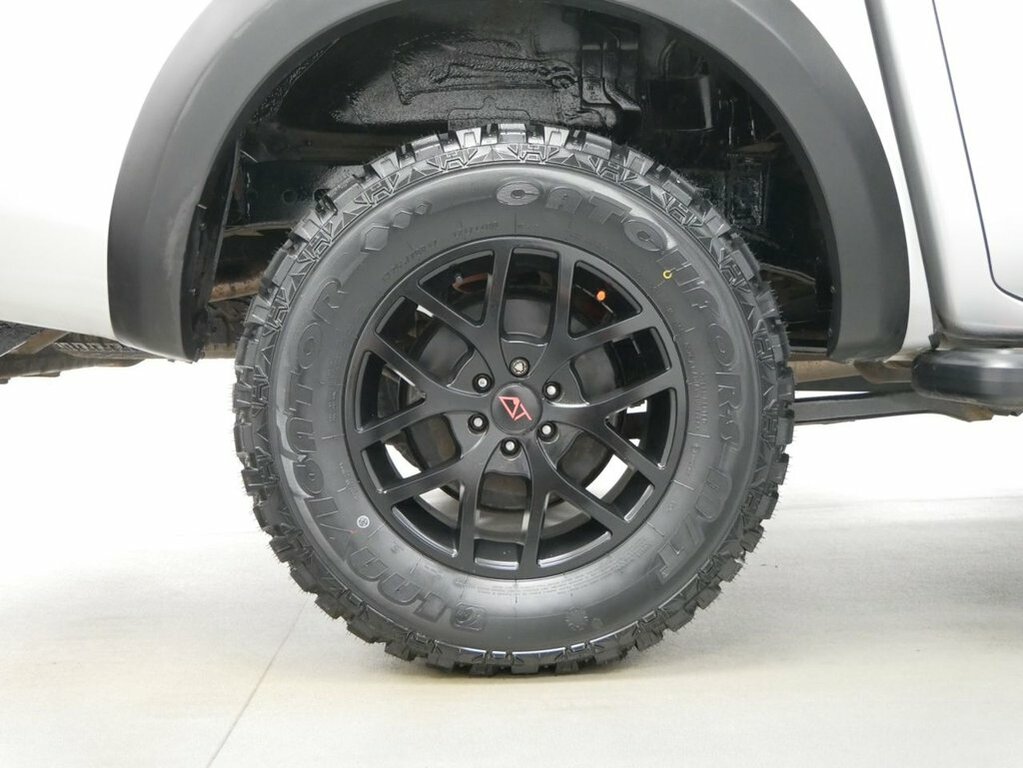 Nissan Navara Automatic Grey #25