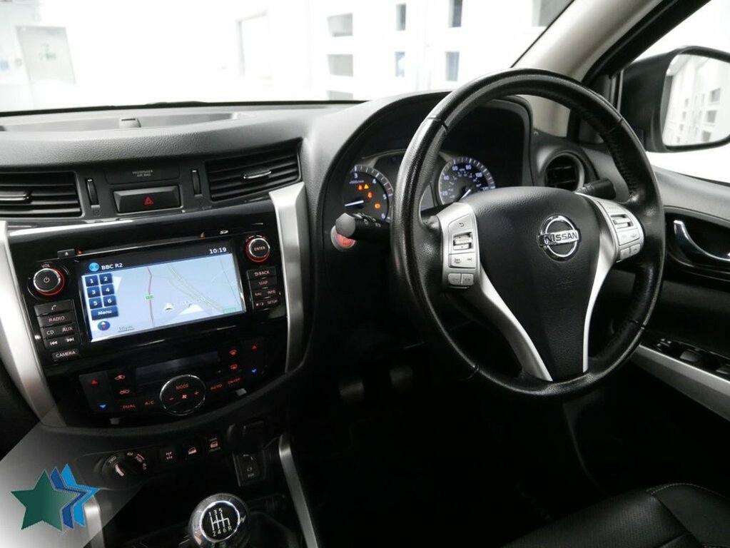 Nissan Navara 2.3L Dci Off-roader At32 Pickup Double Cab Die Silver #6