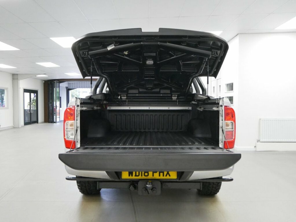 Nissan Navara 2.3L Dci Off-roader At32 Pickup Double Cab Die Silver #2