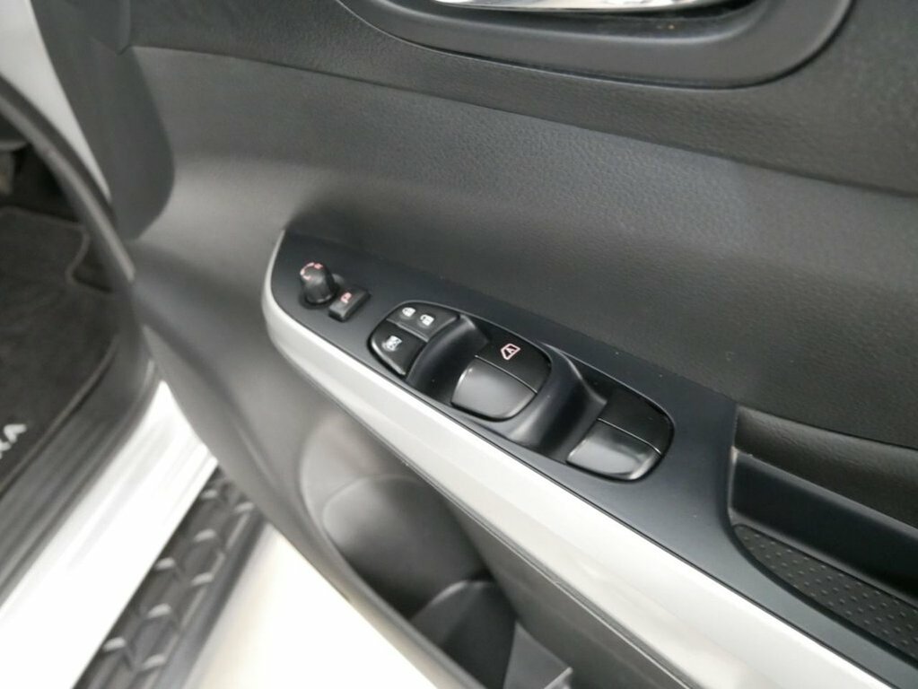 Nissan Navara Automatic Grey #32