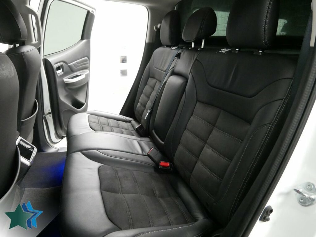 Mitsubishi L200 2.3L 2.2 Di-d Dc Barbarian X Pickup Double Cab White #6