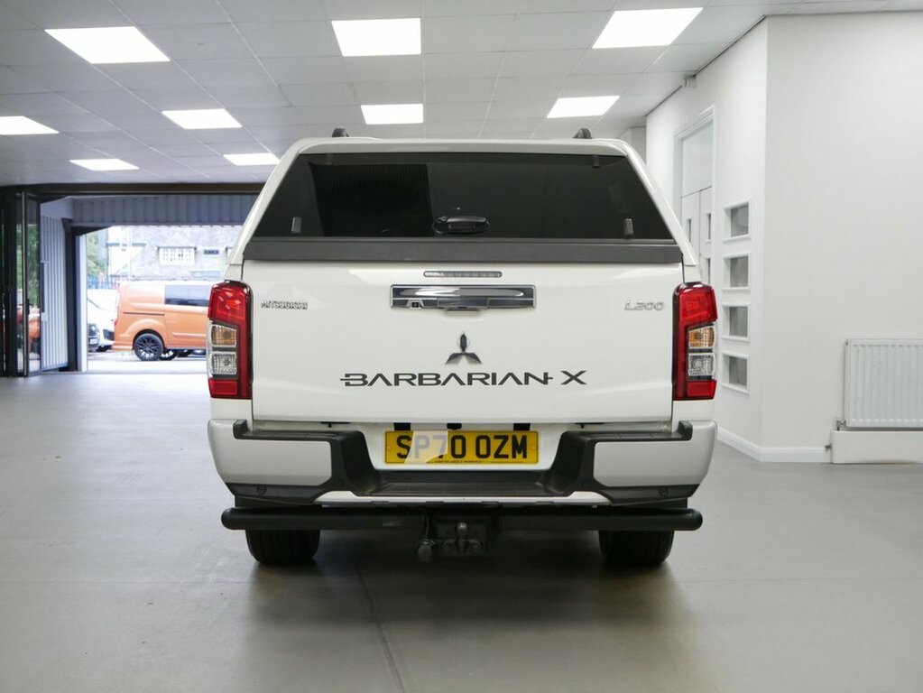 Mitsubishi L200 Doublecab 2.2 Di-d Barbarian X 4Wd Silver #12