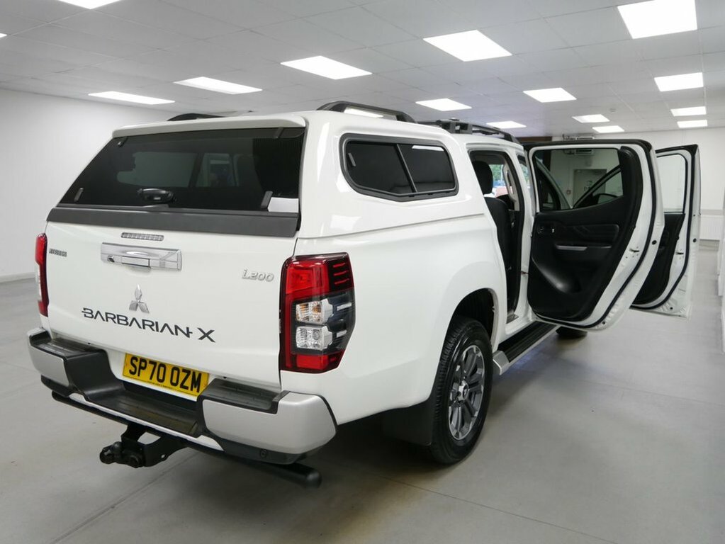 Mitsubishi L200 Doublecab 2.2 Di-d Barbarian X 4Wd Silver #29