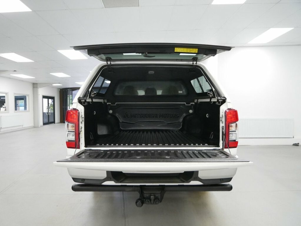 Mitsubishi L200 Doublecab 2.2 Di-d Barbarian X 4Wd Silver #14