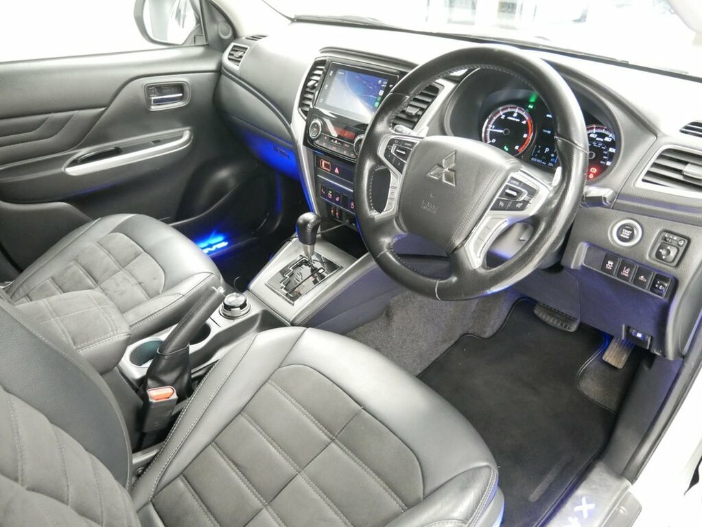 Mitsubishi L200 Doublecab 2.2 Di-d Barbarian X 4Wd Silver #15