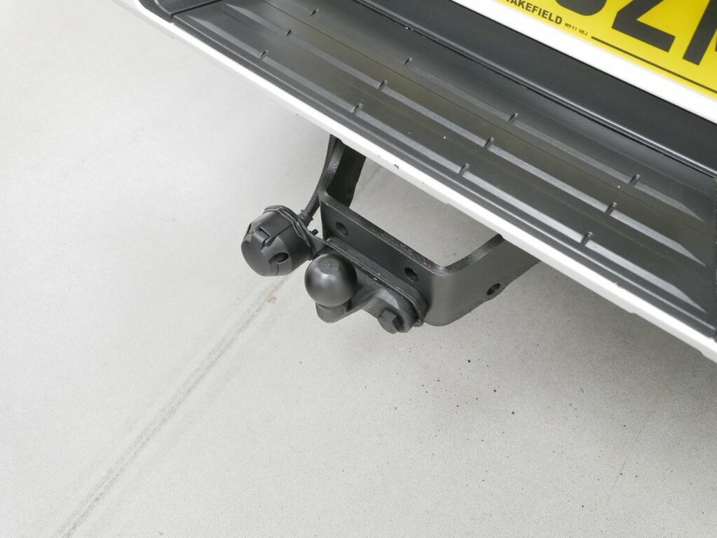 Mitsubishi L200 Doublecab 2.2 Di-d Barbarian X 4Wd Silver #24