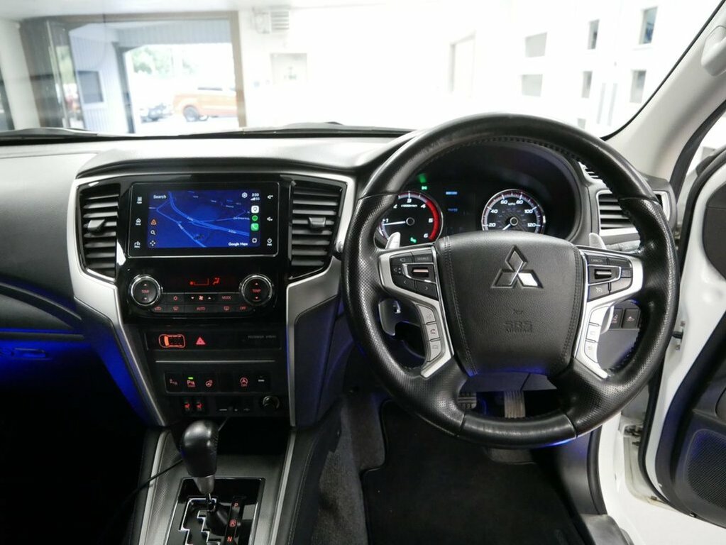 Mitsubishi L200 Doublecab 2.2 Di-d Barbarian X 4Wd Silver #16
