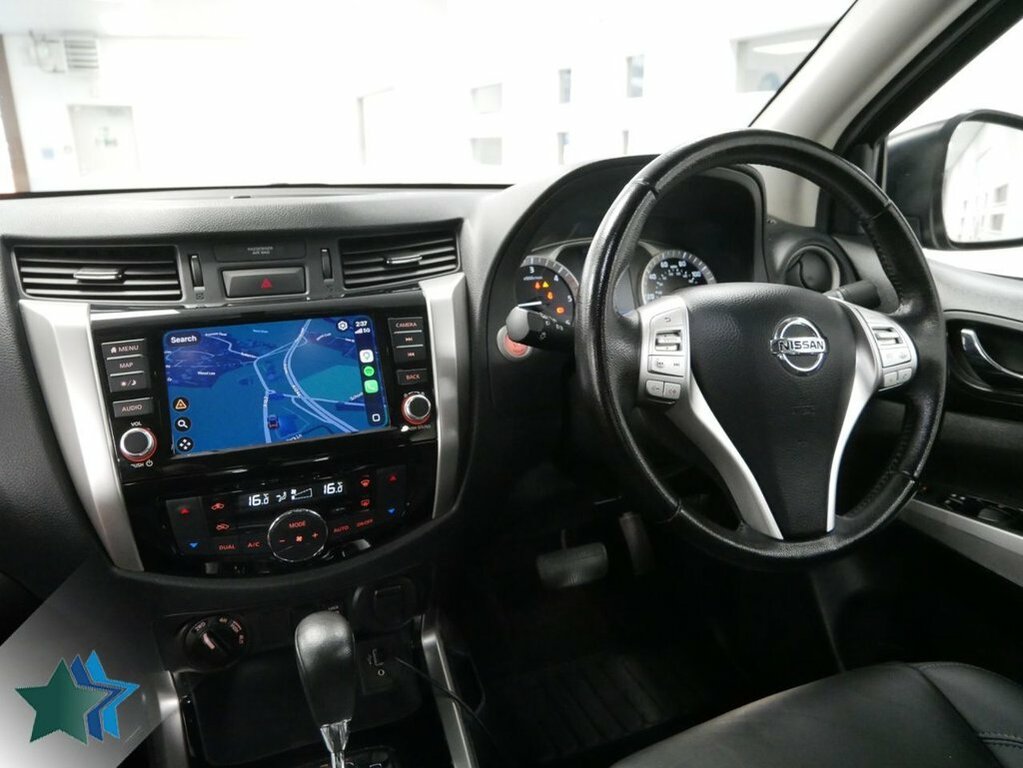 Nissan Navara 2.3L Dci N-guard Pickup Double Cab Black #3