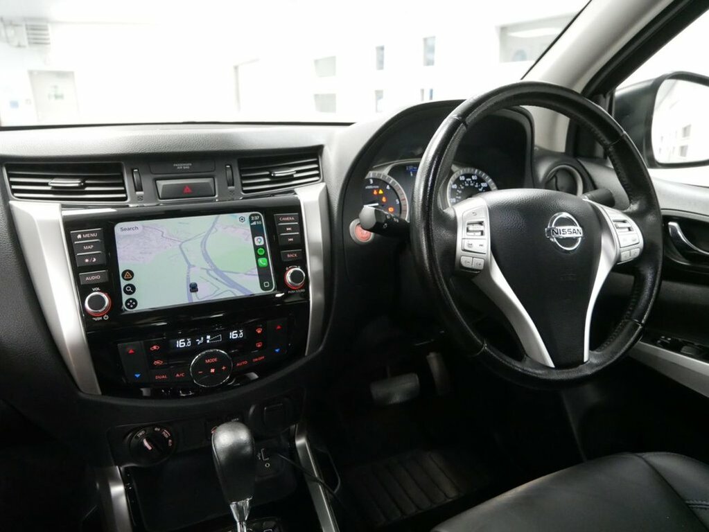 Nissan Navara 2.3L Dci N-guard Pickup Double Cab Black #4