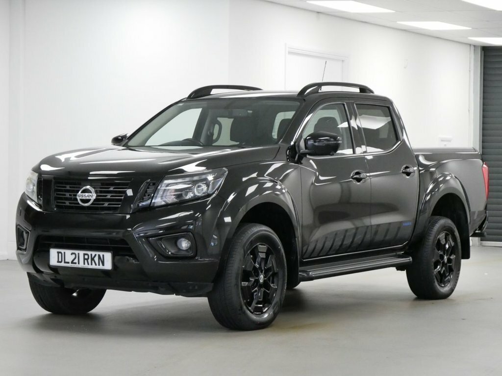 Nissan Navara 2.3L Dci N-guard Pickup Double Cab Black