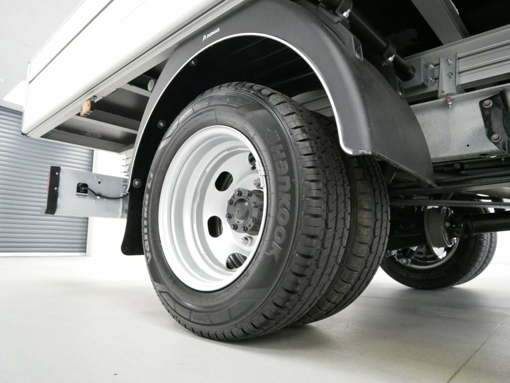 Maxus Deliver 9 Diesel White #5