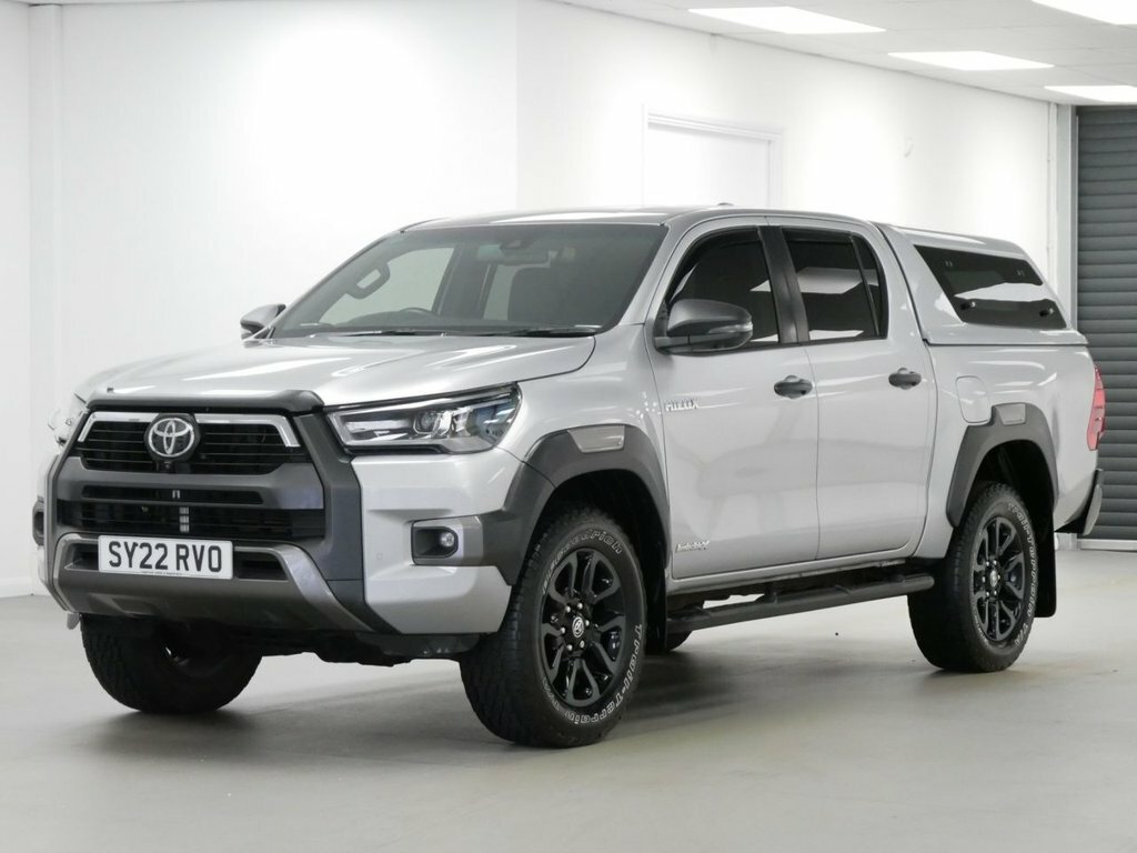 Toyota HILUX 2.8L D-4d Invincible X Pickup Double Cab Diese Silver