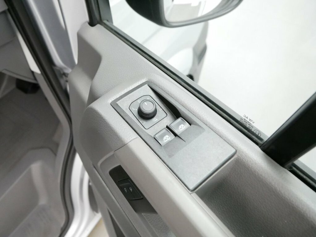 Volkswagen Crafter 2L Trendline White #28