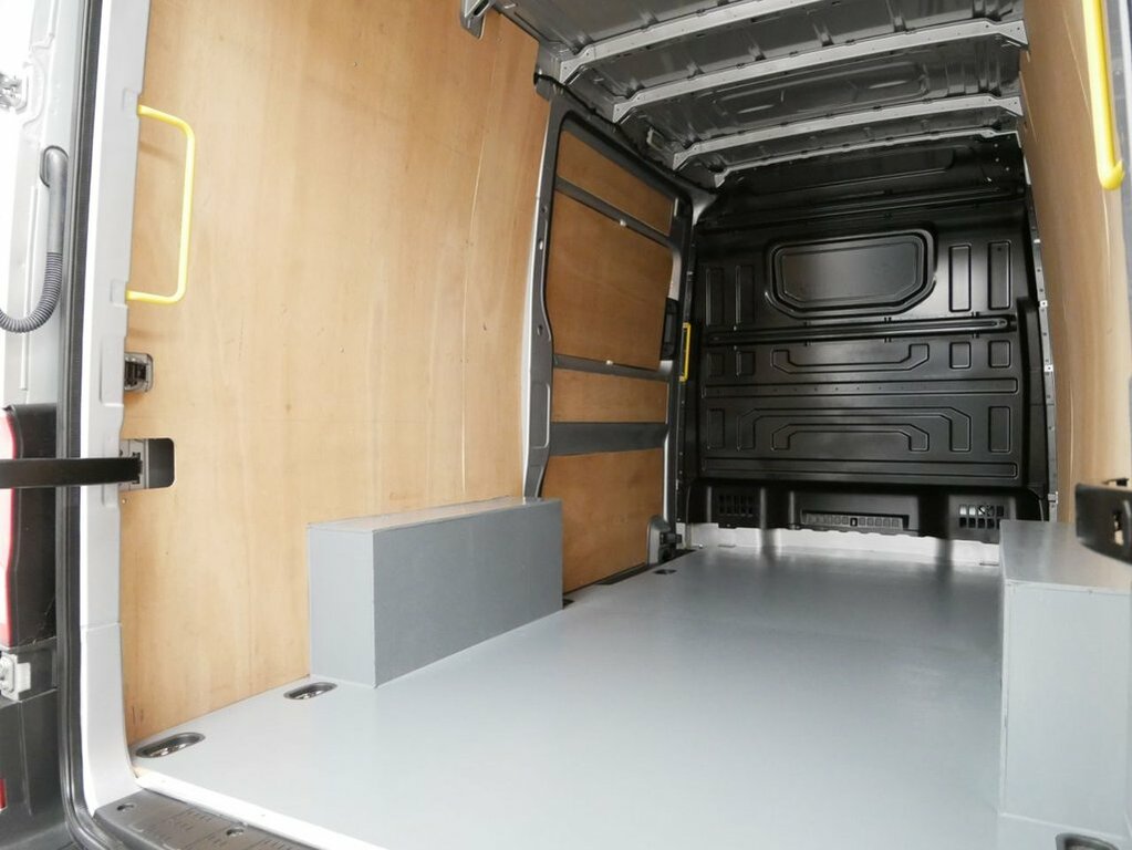 Volkswagen Crafter 2L Trendline White #26