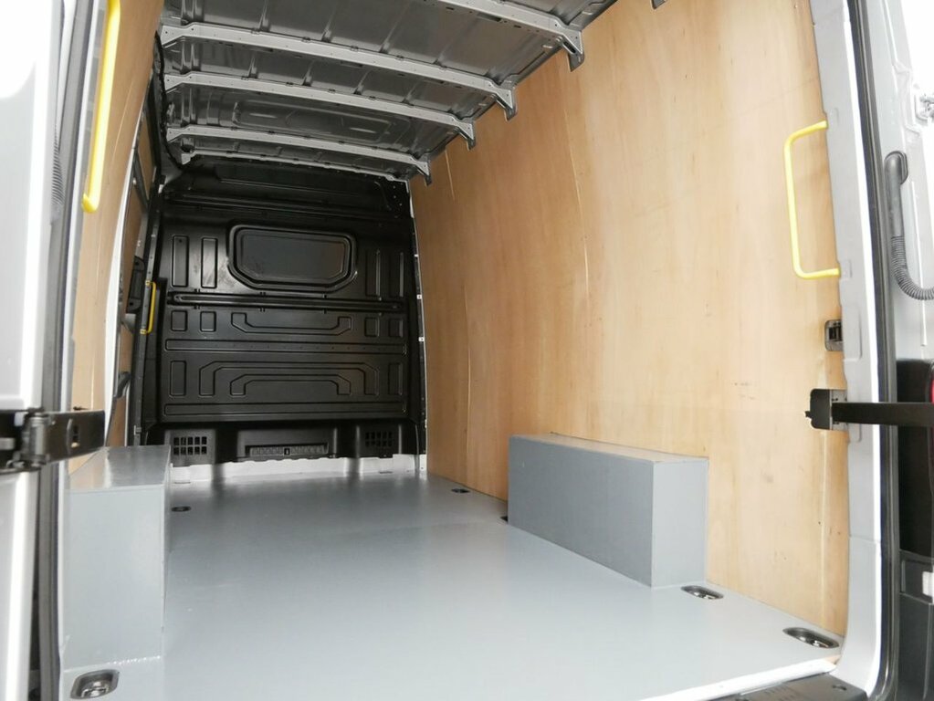 Volkswagen Crafter 2L Trendline White #27