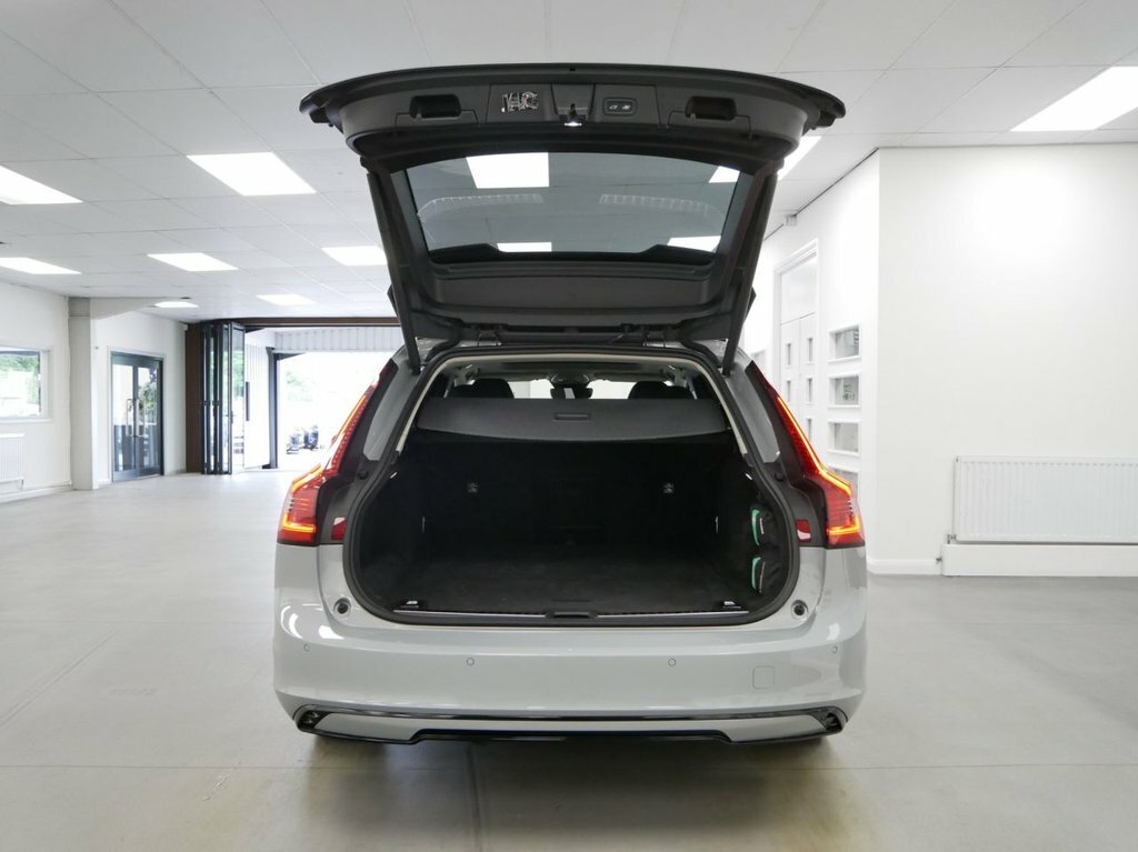 Volvo V90 2L 2.0H T8 18.8Kwh Ultra Estate Plug-in Grey #6