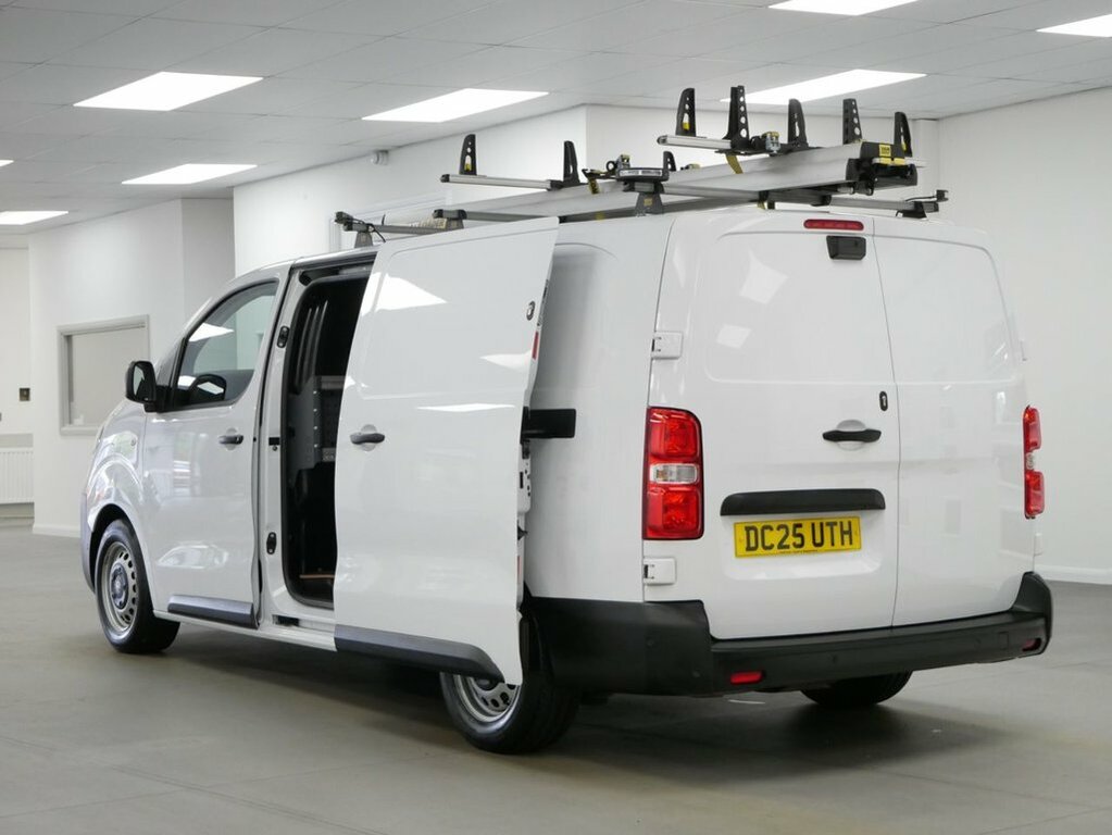 Vauxhall Vivaro 3100 75Kwh Dynamic Panel Van 6Dr L1 Grey #23