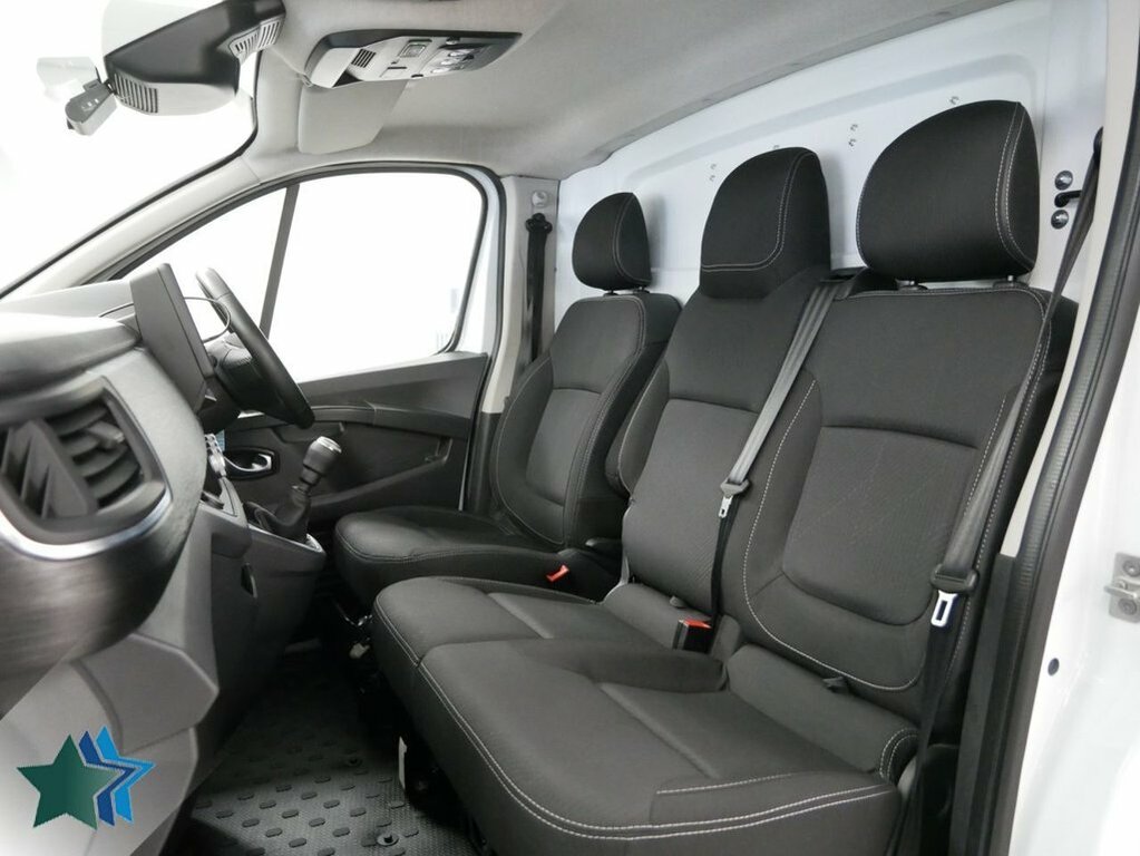 Nissan Primastar 2L 2.0 Dci 30 Tekna Panel Van L1 White #3
