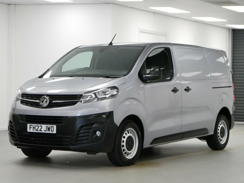 Vauxhall Vivaro 2L 2.0 Turbo D 3100 Dynamic Panel Van 6Dr M Grey
