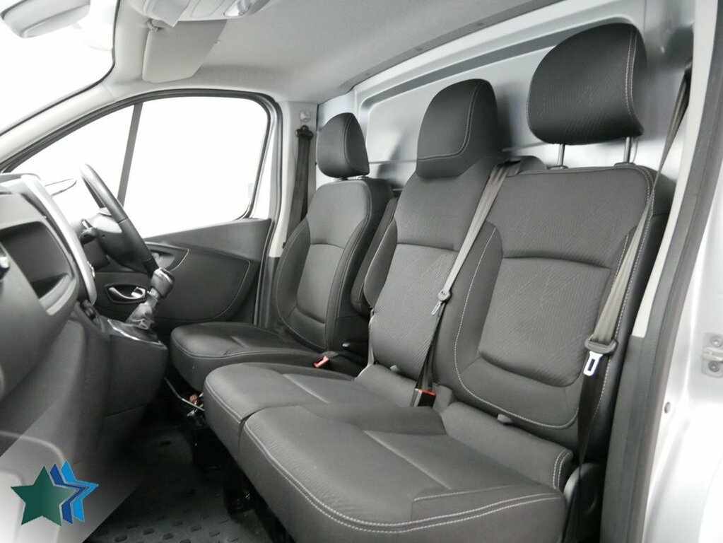 Renault Trafic 2L 2.0 Dci Energy 30 Sport Panel Van Ma Silver #4