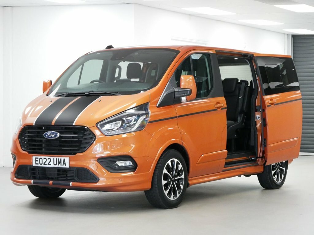 Ford Tourneo Custom 2L 2.0 320 Ecoblue Sport Minibus Double Cab Di Orange