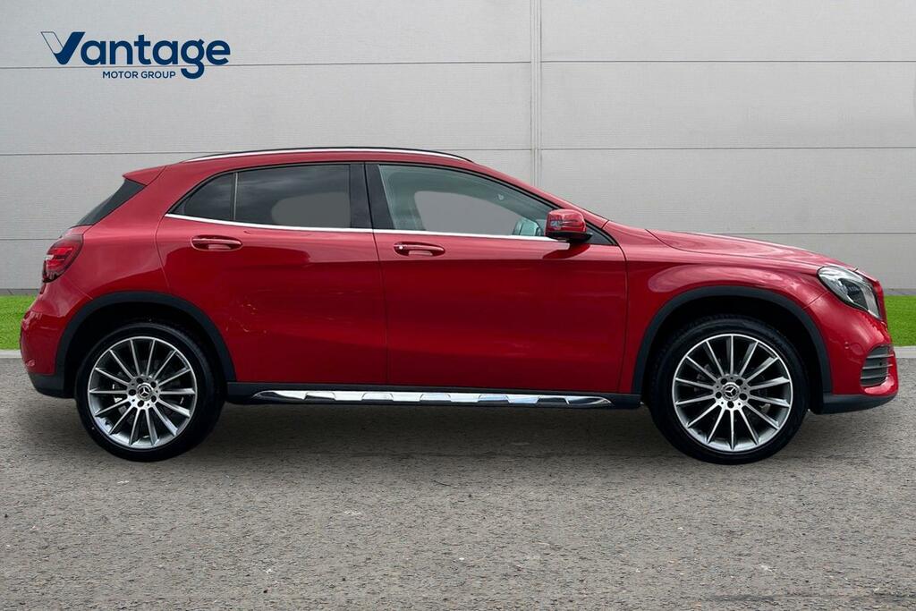 Mercedes-Benz GLA Class 1.6 Gla200 Amg Line Edition Plus 7G-dct Euro 6 Red #2
