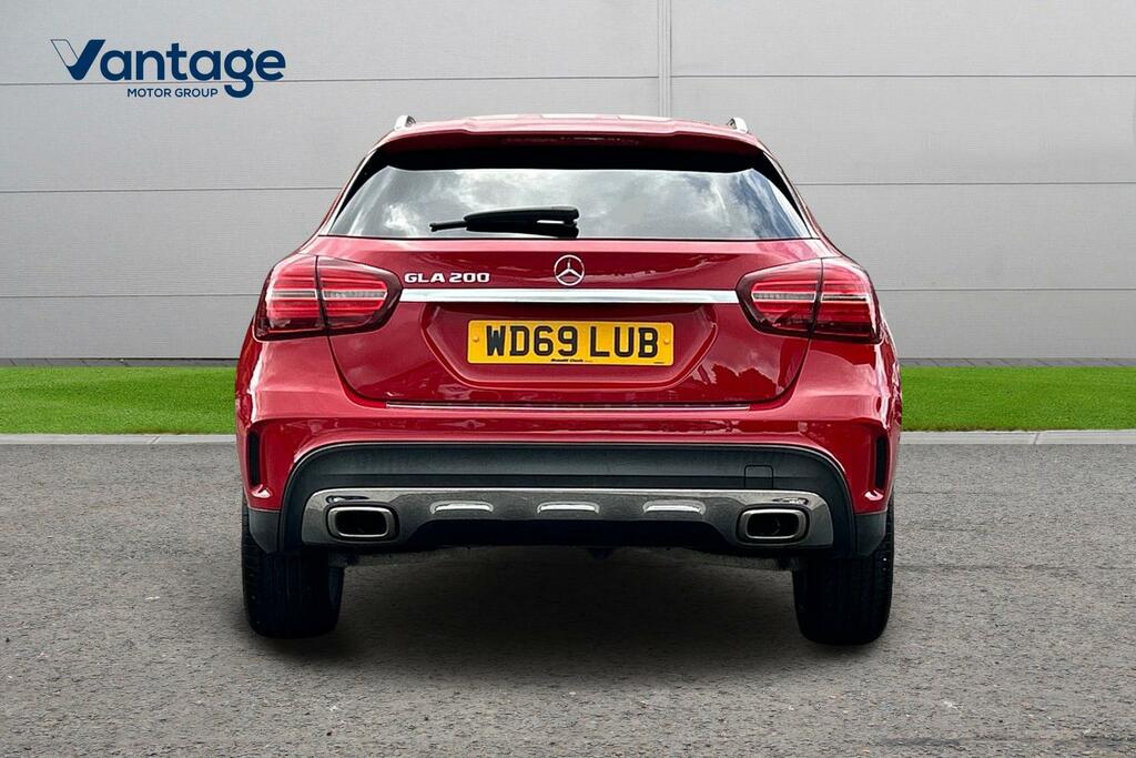 Mercedes-Benz GLA Class 1.6 Gla200 Amg Line Edition Plus 7G-dct Euro 6 Red #4
