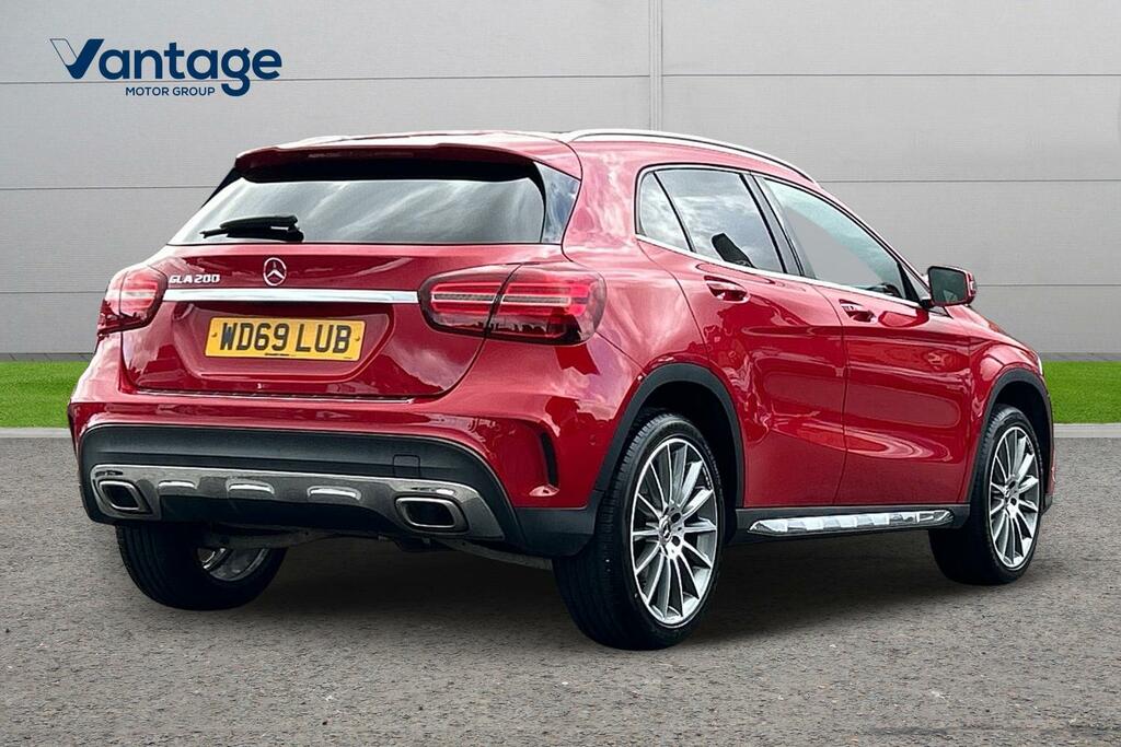 Mercedes-Benz GLA Class 1.6 Gla200 Amg Line Edition Plus 7G-dct Euro 6 Red #3