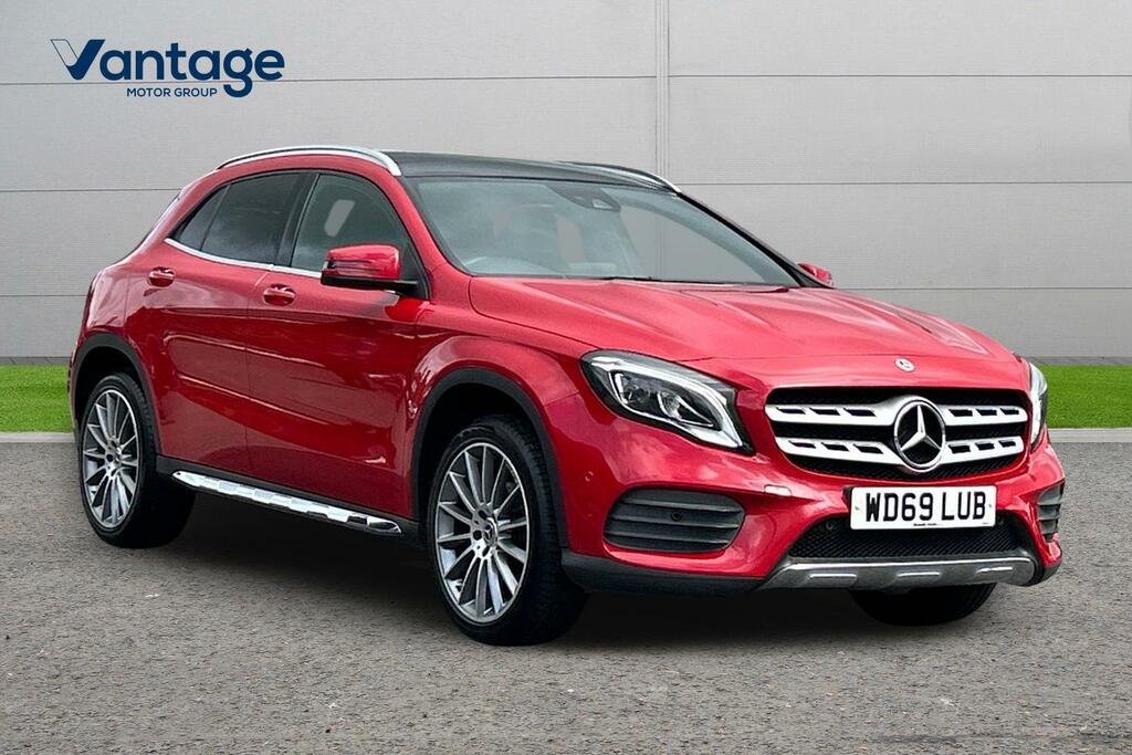 Mercedes-Benz GLA Class 1.6 Gla200 Amg Line Edition Plus 7G-dct Euro 6 Red