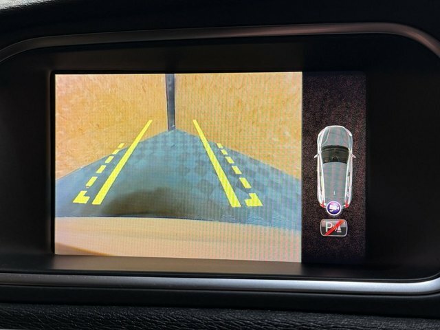 Volvo V40 R-design Nav Plus White #28