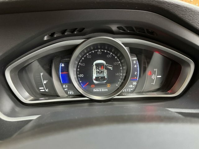 Volvo V40 R-design Nav Plus White #51