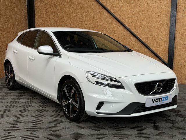 Volvo V40 R-design Nav Plus White #32