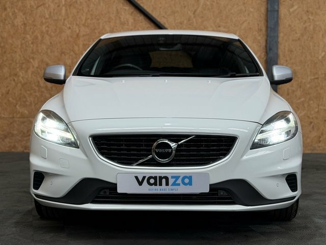 Volvo V40 R-design Nav Plus White #36