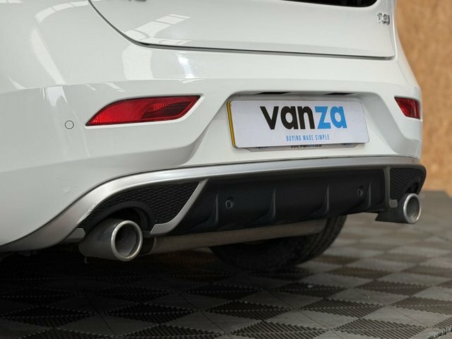 Volvo V40 R-design Nav Plus White #9