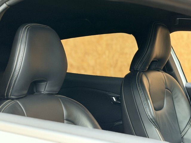 Volvo V40 R-design Nav Plus White #14