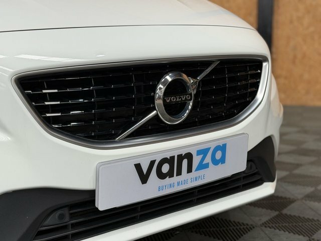 Volvo V40 R-design Nav Plus White #40