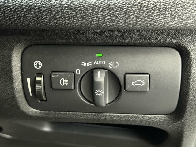Volvo V40 R-design Nav Plus White #45