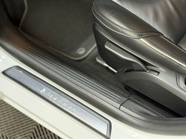 Volvo V40 R-design Nav Plus White #15