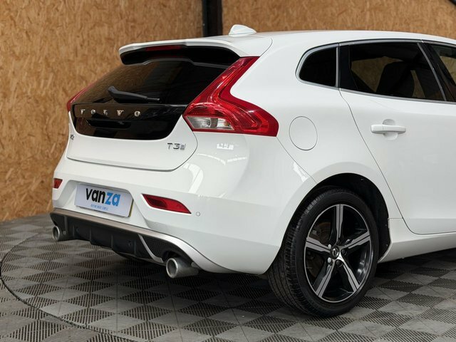 Volvo V40 R-design Nav Plus White #31