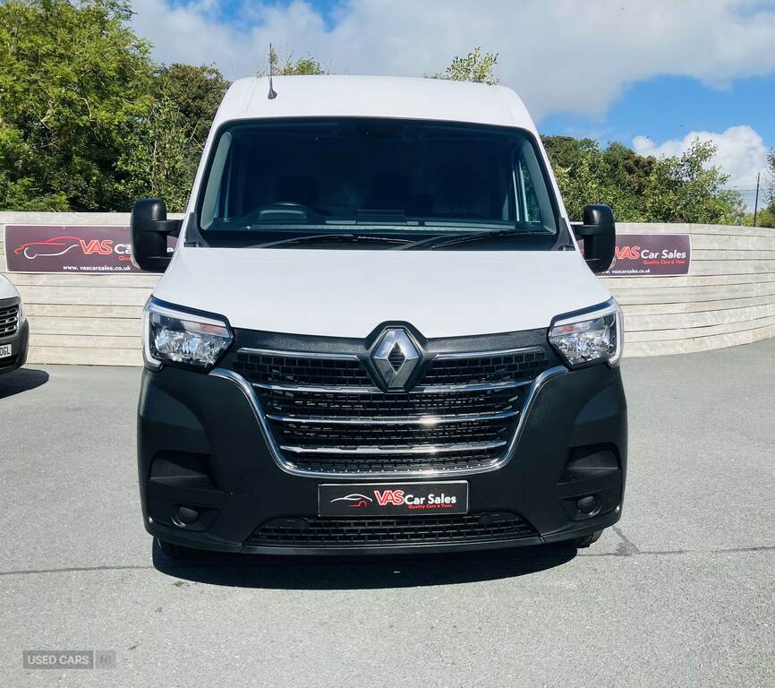 Renault Master Lm35dci 135 Business Medium Roof Van NL23VDM White #2