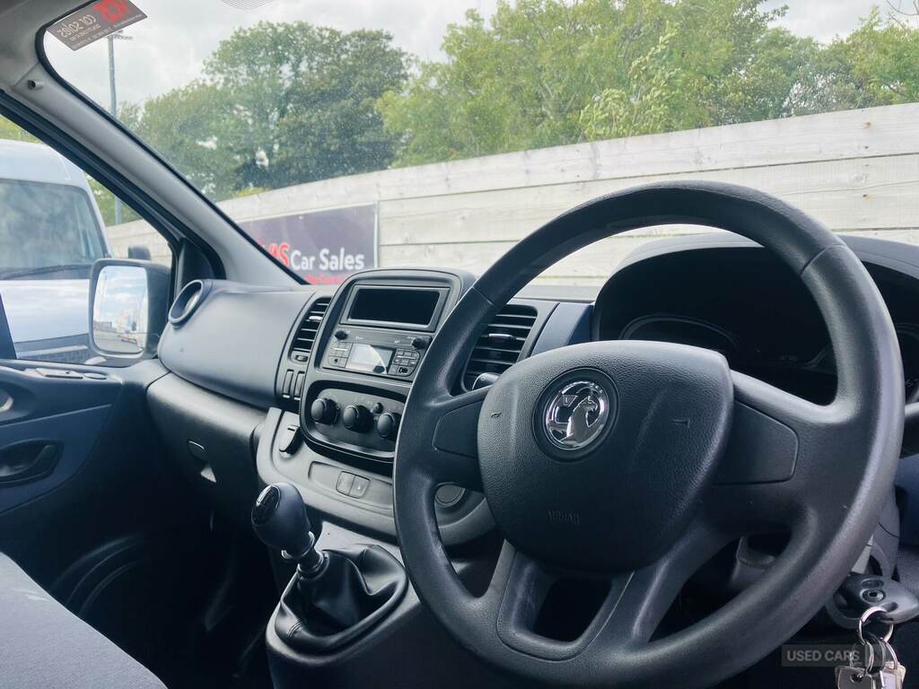 Vauxhall Vivaro Mpv Silver #12