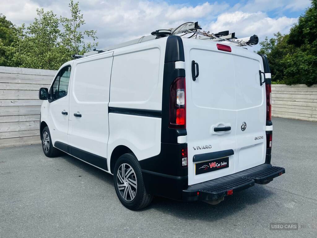 Vauxhall Vivaro Mpv Silver #4