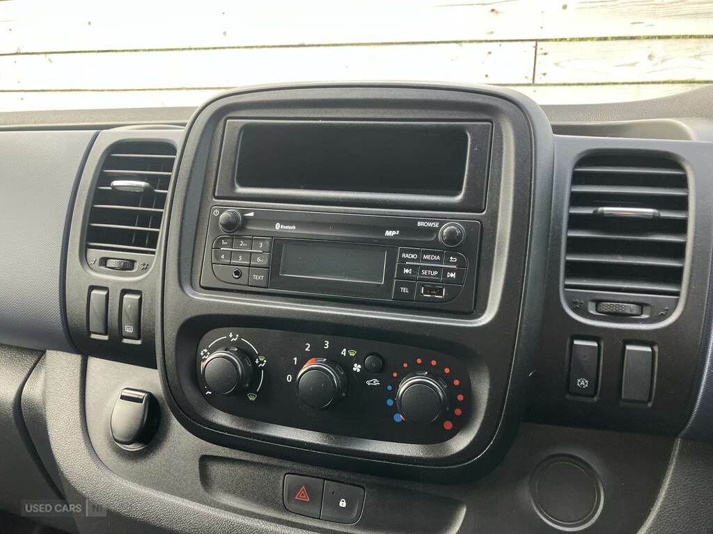 Vauxhall Vivaro Mpv Silver #13