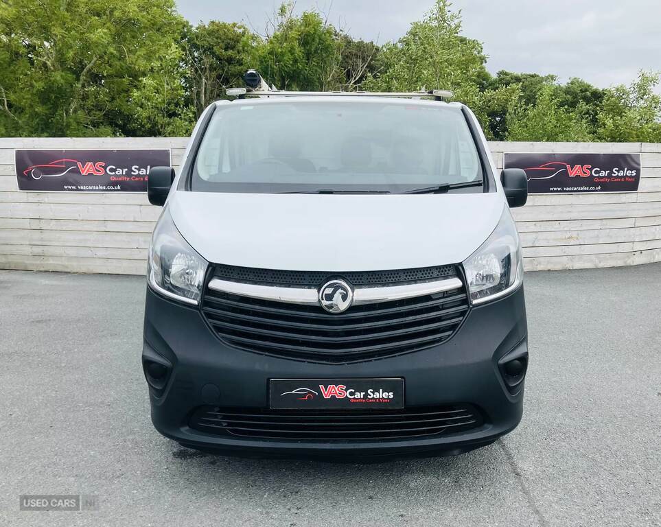 Vauxhall Vivaro Mpv Silver #2